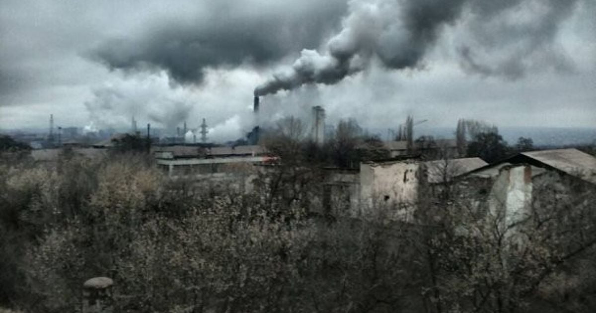 Два заводи Ахметова на непідконтрольній території Донбасу зупиняються через залізничну блокаду
