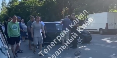 Масштабное ДТП в Киеве: из-за нарушителя столкнулись 6 автомобилей (видео)