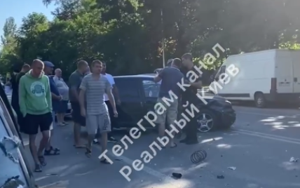 Масштабное ДТП в Киеве: из-за нарушителя столкнулись 6 автомобилей (видео)