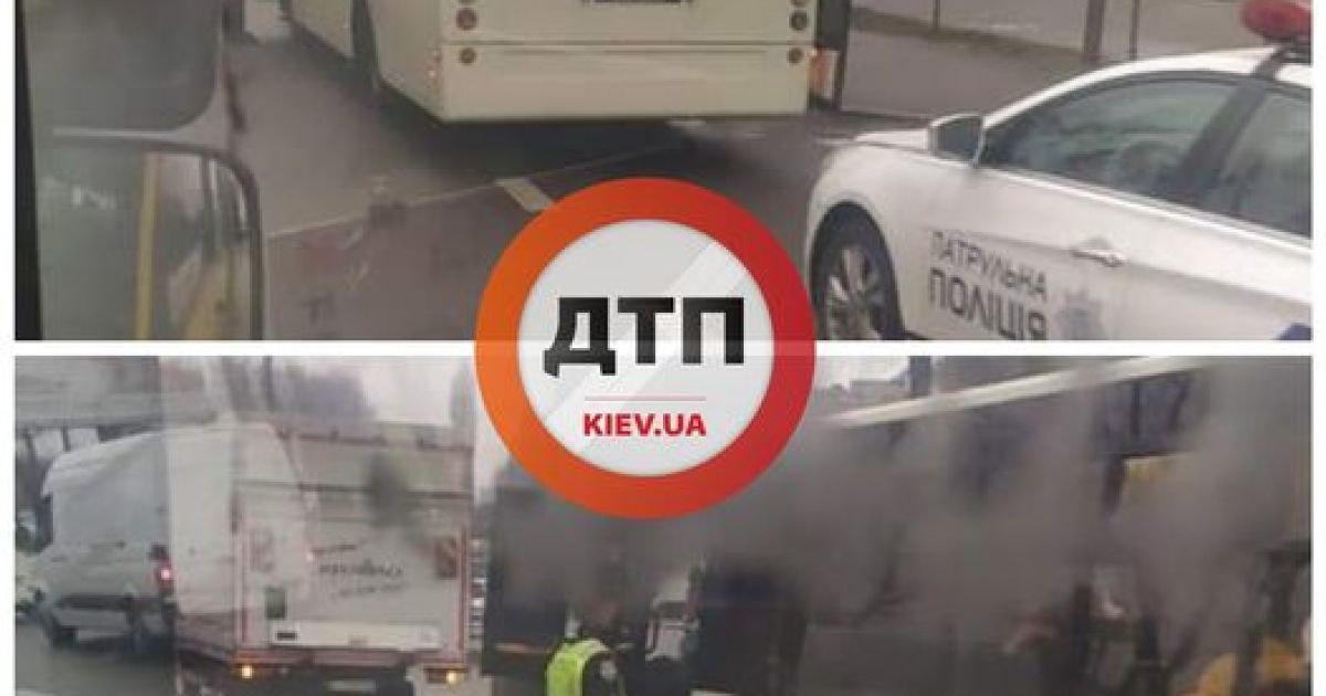Локдаун в Киеве: копы останавливают забитые маршрутки и высаживают пассажиров