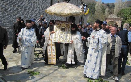 Афонские старцы осуществляют исторический визит в Украину