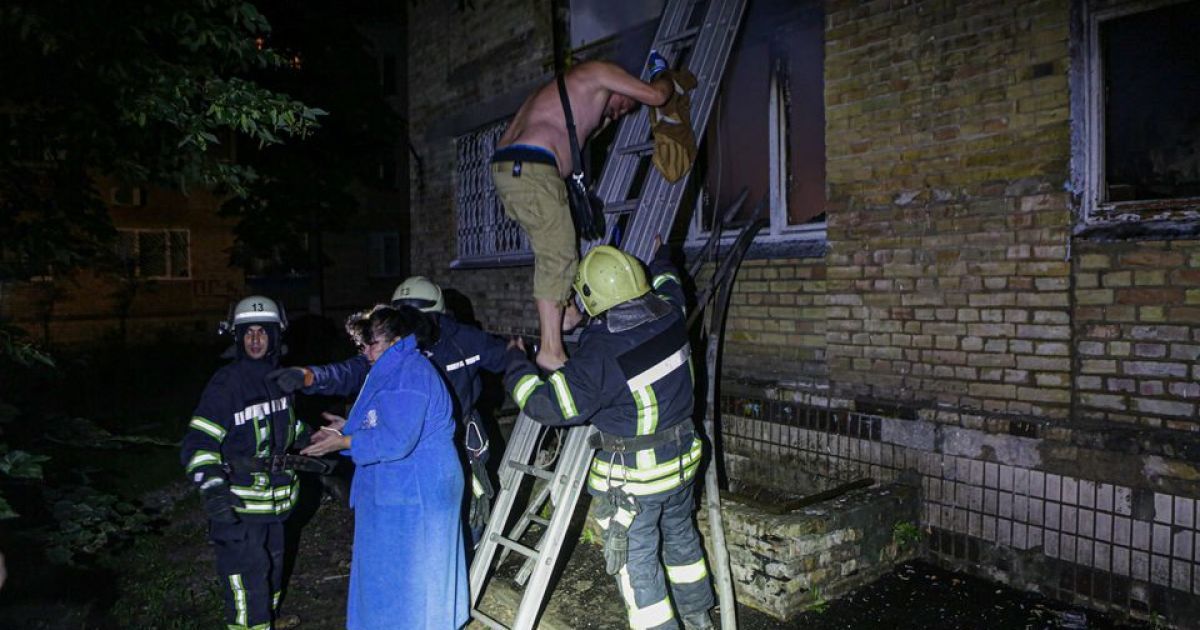 Пожежа у Києві_4 / © Управління ДСНС Києва