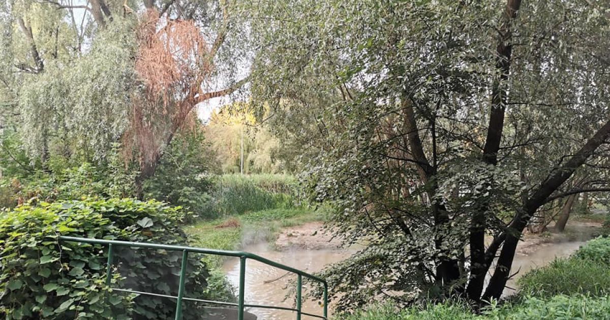 Гаряча вода в озерах Голосієва