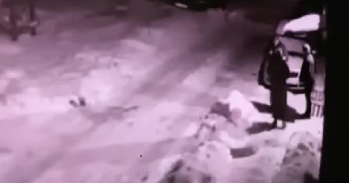 У Дрогобичі гранатою розірвало на смерть двох чоловіків і тяжко травмувало жінку: відео моменту вибуху