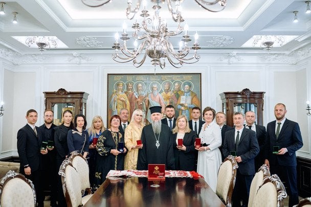Вартові пам’яті та надії: Блаженніший Митрополит Епіфаній нагородив колектив ПФ «Петро Великий» та її керівницю Аллу Ландар