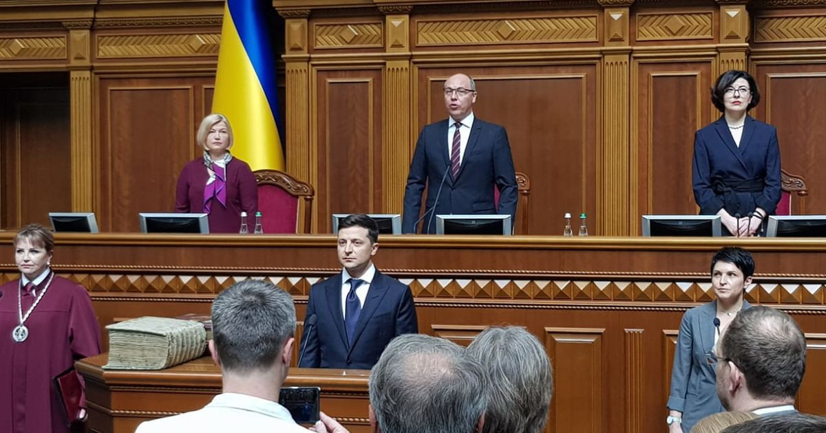 Зеленский назвал своим первым заданием прекращения огне на Донбассе