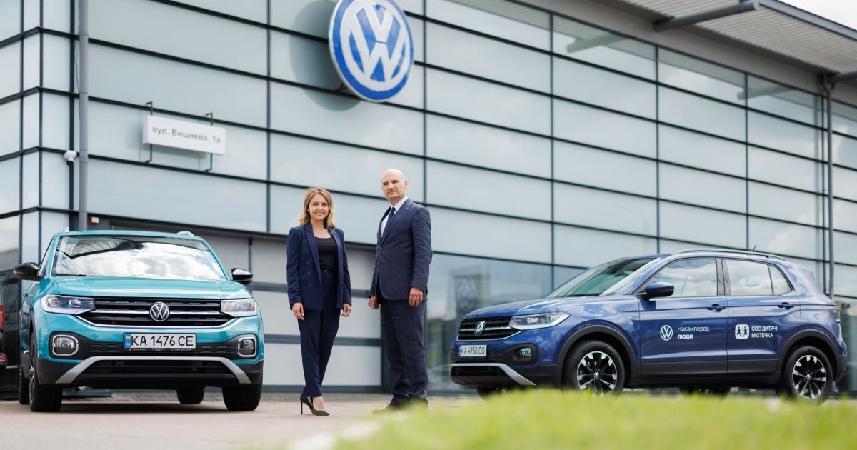 Соціальним працівникам і педагогам передали сучасні Volkswagen T-Cross для роботи з дітьми