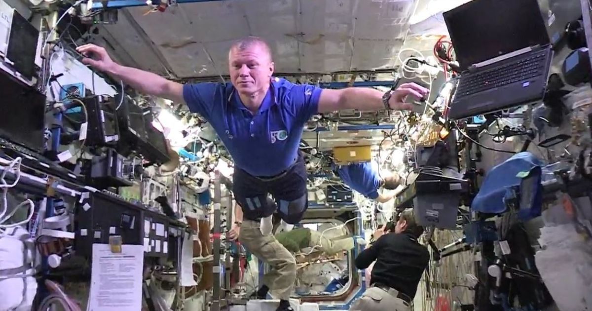 Астронавты МКС сделали зрелищное видео #MannequinChallenge в космосе