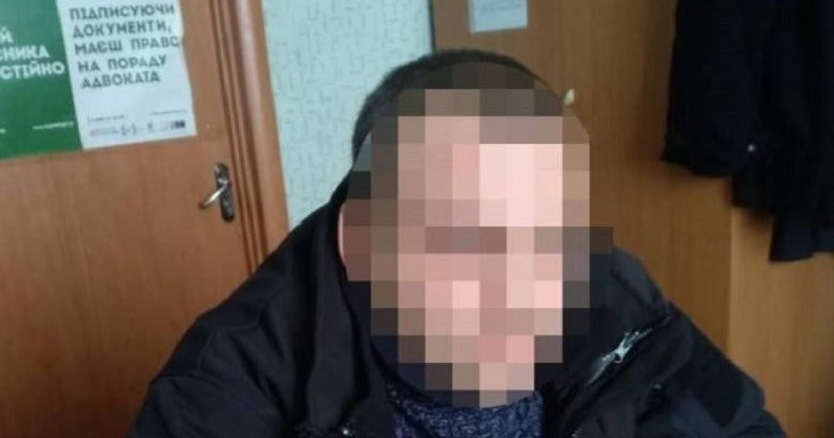 У Києві працівник автосалону вкрав Mercedes, але викрив себе, коли зупинився відремонтувати магнітолу на СТО