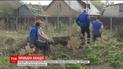 У Жулянах чоловік вирубав паркові акації, бо вони заважали проїхати у двір