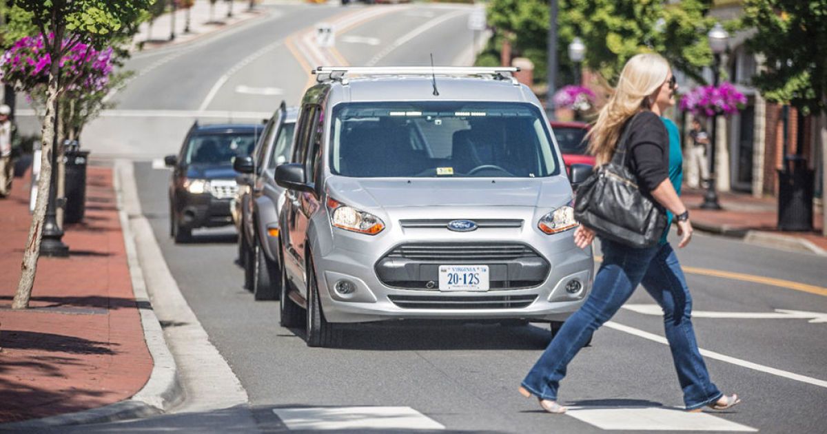 Ford разработал язык визуальной коммуникации для беспилотников