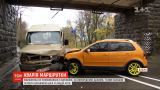 Легковик протаранив маршрутку з пасажирами у Дніпрі: 6 людей опинились у лікарні