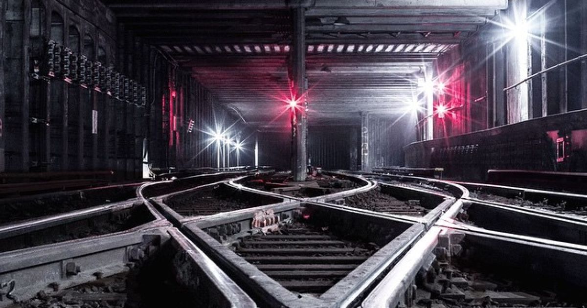 Парень не боится рисковать своей жизнью ради хорошего снимка / © instagram/dark.cyanide
