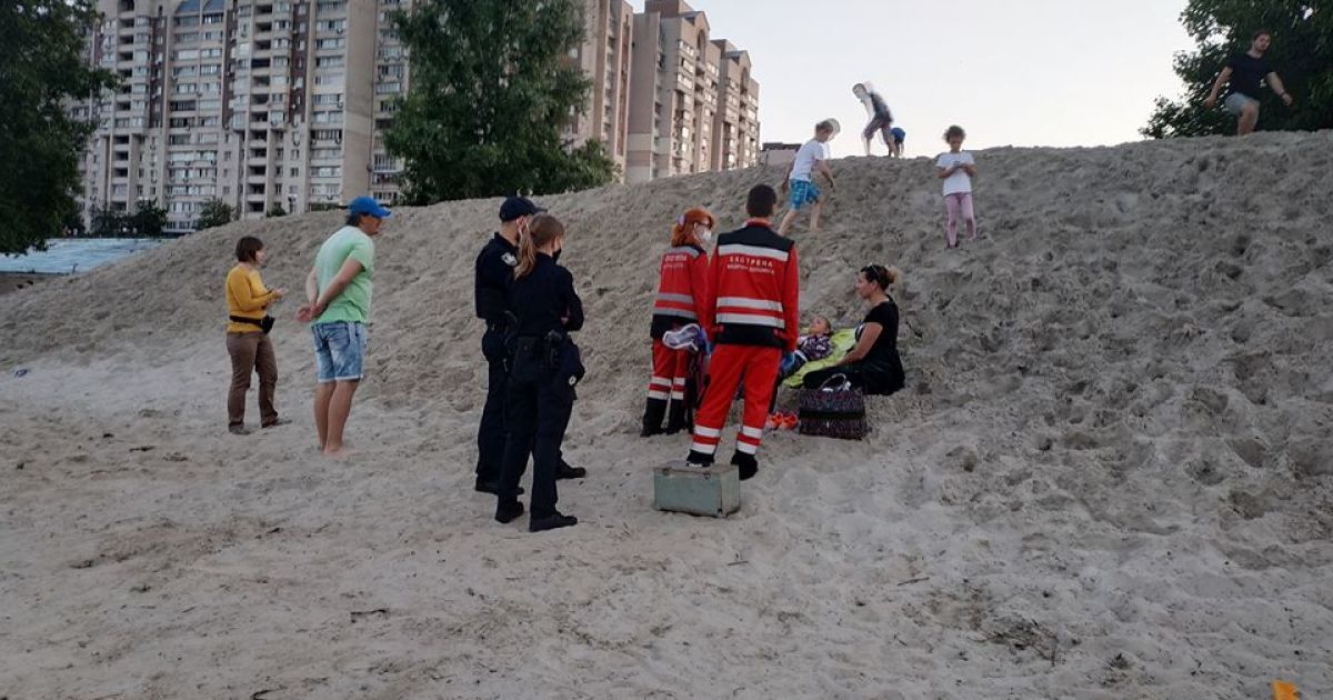 Дитина в піску_1 / © Дарья Вершиленко