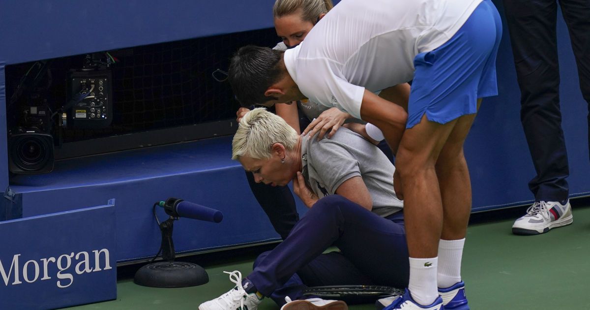 Найкращого тенісиста планети дискваліфікували з US Open за влучання м’ячем у суддю (відео)