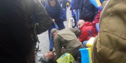 В центре Киева правоохранители оказали помощь мужчине, у которого случился сердечный приступ