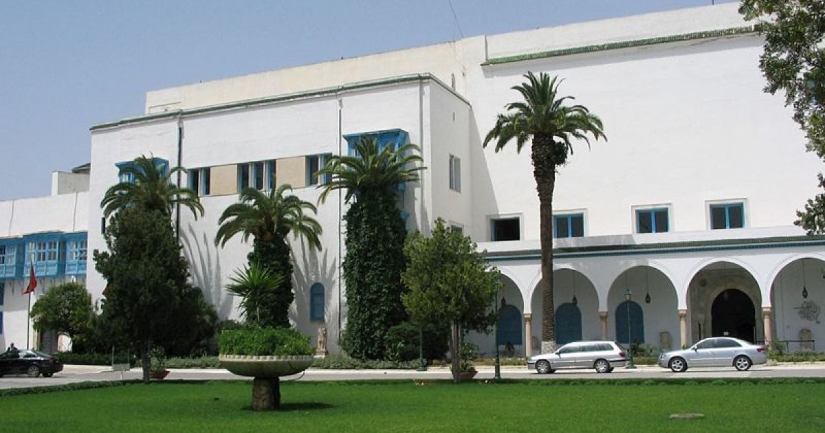 Боевики с заложниками находятся в музее