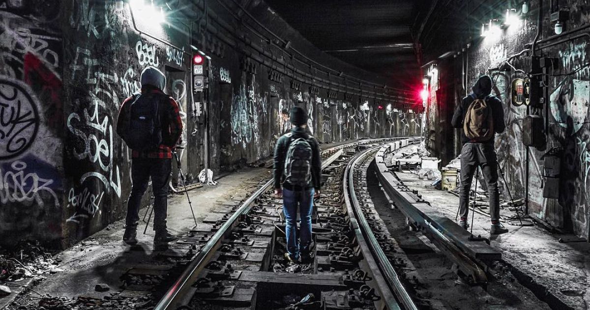 Парень не боится рисковать своей жизнью ради хорошего снимка / © instagram/dark.cyanide