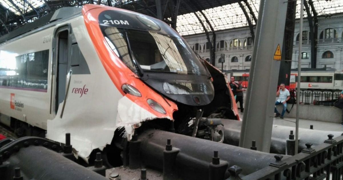 Внаслідок аварії поїзда у Барселоні постраждали півсотні людей