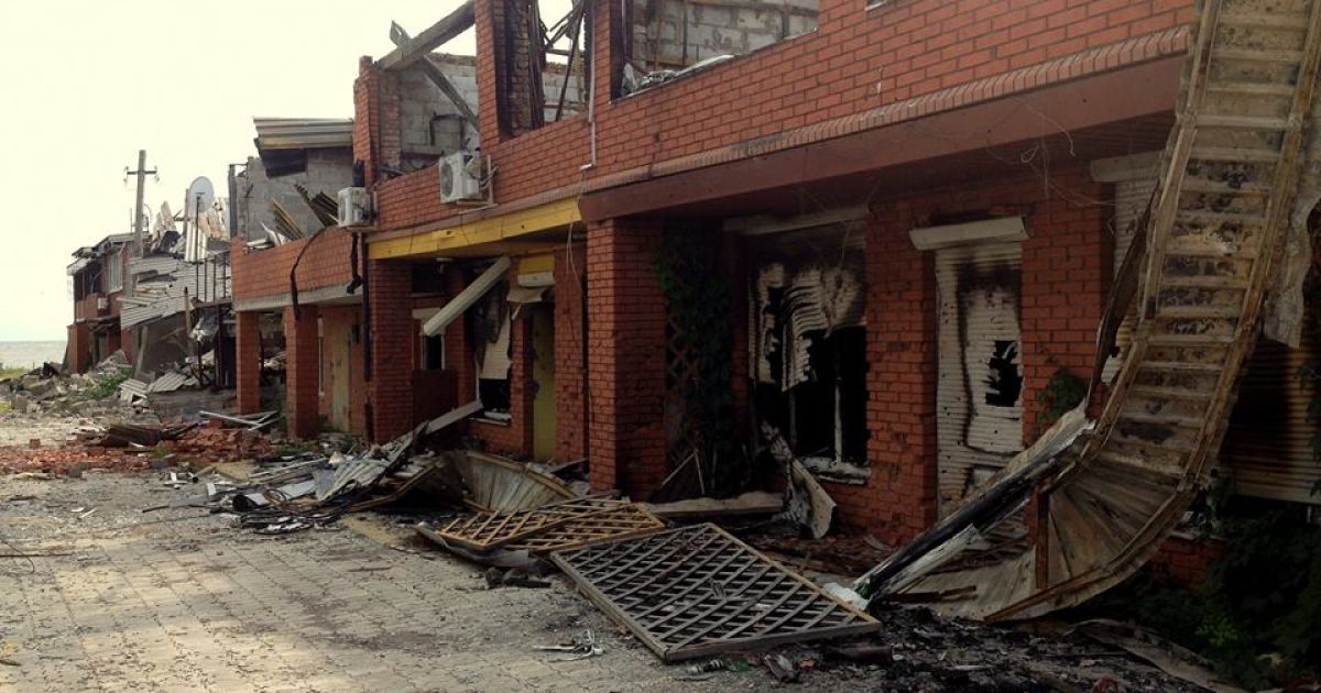 Разрушенное Широкино недалеко от Мариуполя