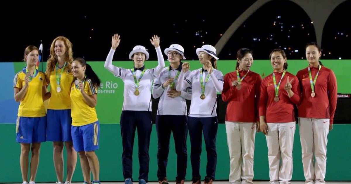 Марченко, Сиченикова и Павлова на пьедестале почета