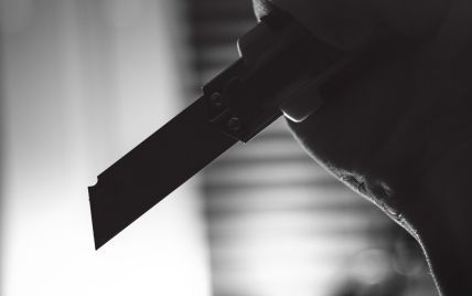 У Києві п’яна мати штрикнула ножем у спину 7-річного сина