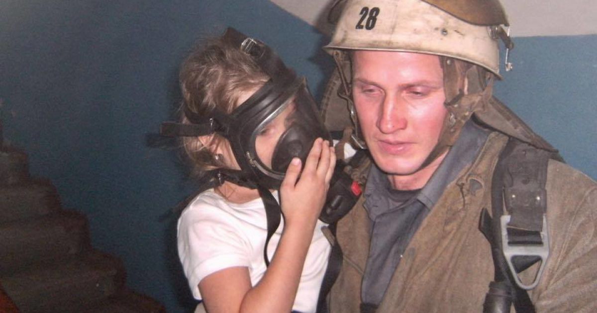 Пожарные спасли шестерых детей из пожара на Днепропетровщине