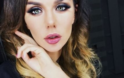 Одинокая Седокова выпустила песню о "наивных дурочках"