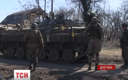 Стали відомі подробиці бою під Донецьком, в якому загинув український військовий та ще один потрапив в полон