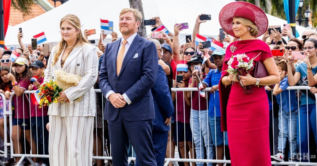 Король Віллем-Олександр, королева Максима та їхня дочка принцеса Каталіна-Амалія