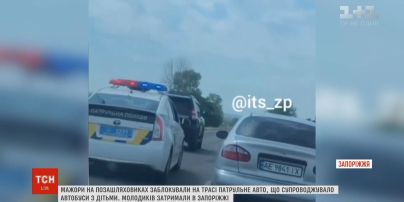 Мажори на позашляховиках заблокували патрульне авто просто під час руху на Запоріжжі