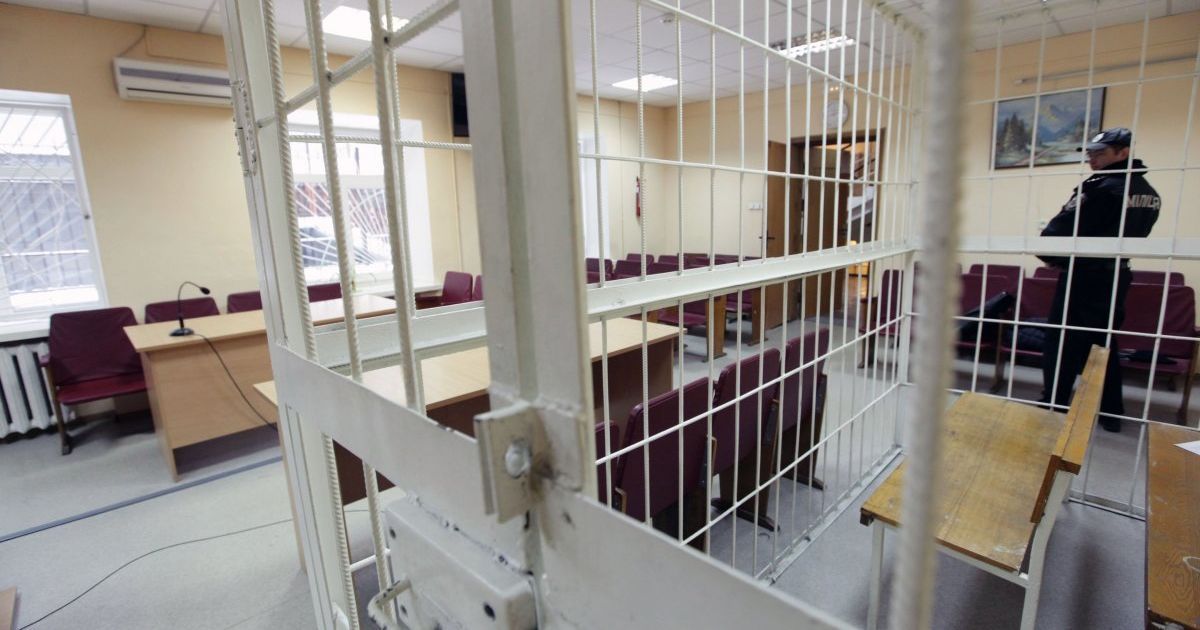 Большинство украинцев не доверяют судьям и прокуратуре
