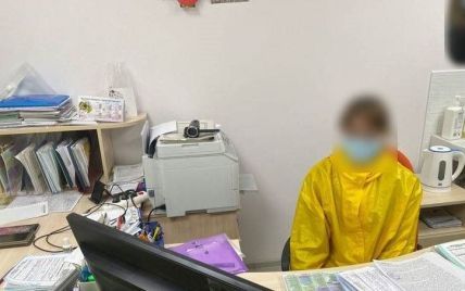 В Одессе врач и медсестра выдавали фальшивые COVID-сертификаты: за услугу требовали 2 тысячи