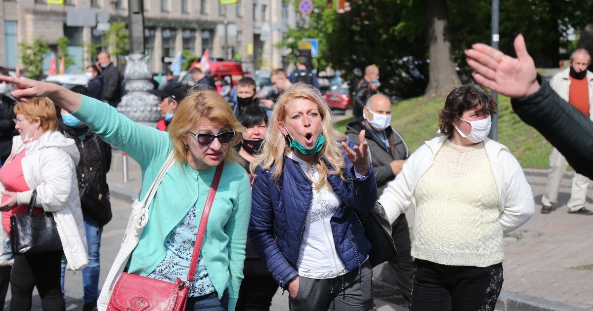 Десятки украинских предпринимателей протестовали под Кабмином: чего требовали и добились ли своего