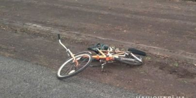 В Хмельницкой области грузовик насмерть сбил велосипедистку