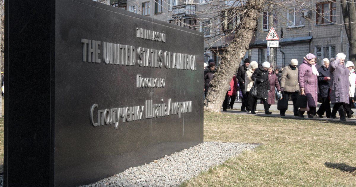 Возвращение посольства США в Киев: столица встретила американских дипломатов воздушной тревогой