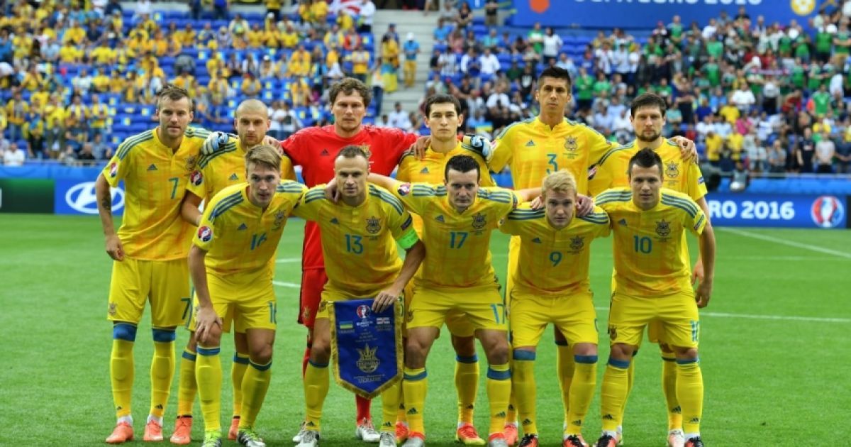 Дві поразки у семи поєдинках. Матч Україна - Польща в інфографіці