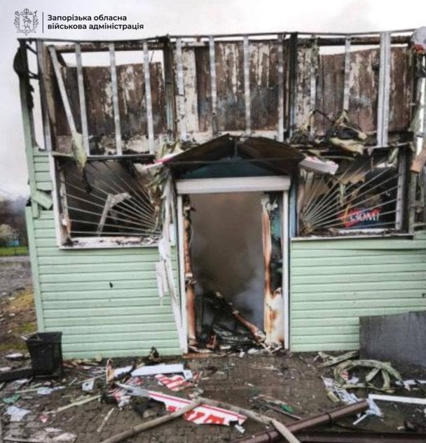 Наслідки авіаудару по Новомиколаївці / © Запорізька ОВА