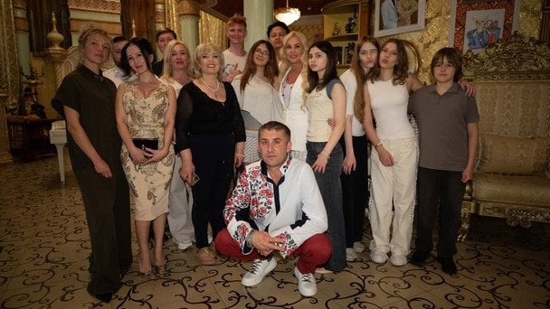 Камалія з найближчими / © instagram.com/kamaliyaofficial
