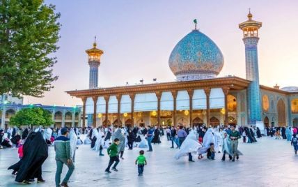 Неизвестные устроили побоище в одной из величайших святынь Ирана: полтора десятка погибших (видео)