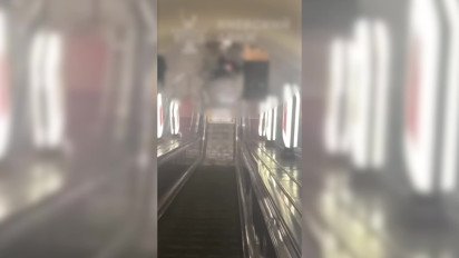 В Києві у метро хлопець з'їхав по поручнях ескалатора, вдарився головою і знепритомнів