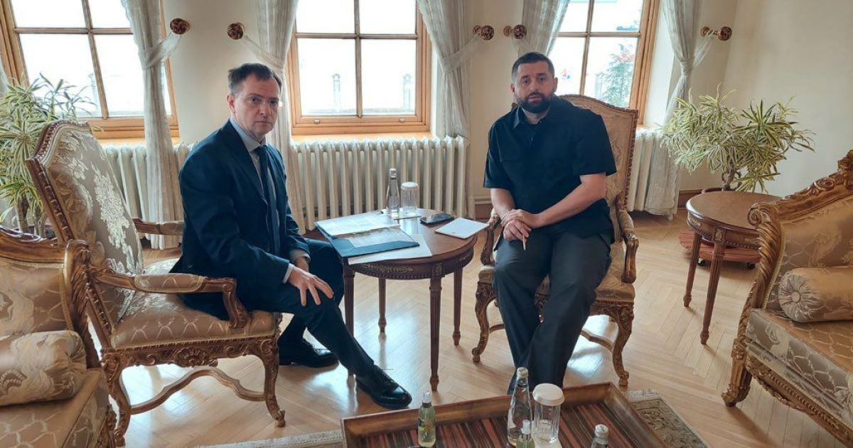Україна та РФ розпочали перемовини у Стамбулі: перший раунд між Арахамією та Мединським