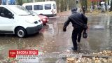 Херсон затопило: из-за длительного дождя дороги превратились в реки