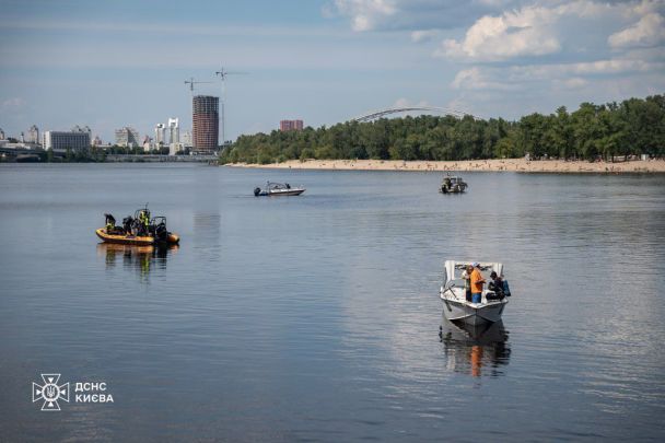 Рятувальники шукають потерпілого Фото: ДСНС / © 