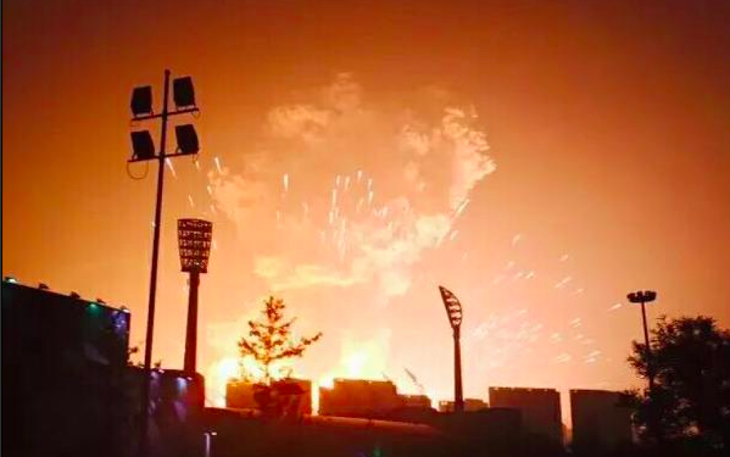 В Тяньцзине раздался мощный взрыв. / © Twitter.com/@XHNews