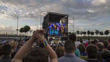 Болельщики собрались на Почтовой площади на матч Украина - Северная Ирландия. Фото - Надежда Мельниченко / © Проспорт