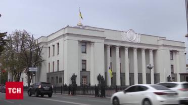 Зеленський продовжив воєнний стан та мобілізацію на 90 днів 