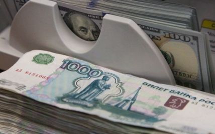 В России снова обвалился рубль