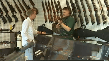 Цивільні українці можуть отримати право на вогнепальну зброю