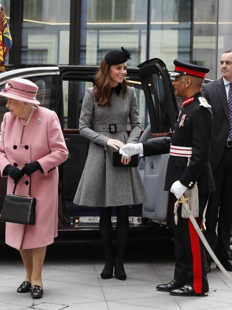 Королева Єлизавета II і герцогиня Кембриджська Кетрін / © Associated Press
